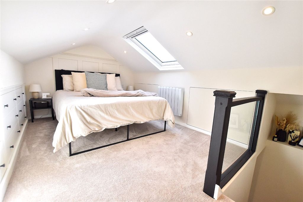 Property photo 2 of 16 Picture 2