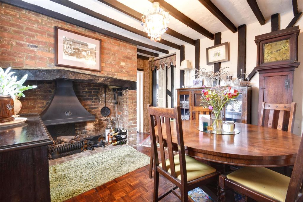 Property photo 2 of 20