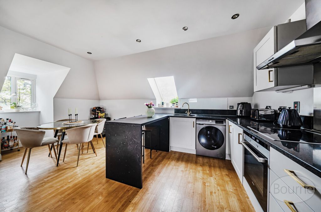 Property photo 2 of 10 04B32588-7c3F-4Df...