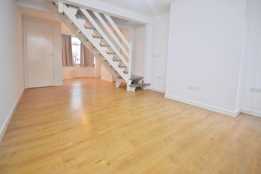 Property photo 3 of 14 d105790c-Dsc_0020.Jpg