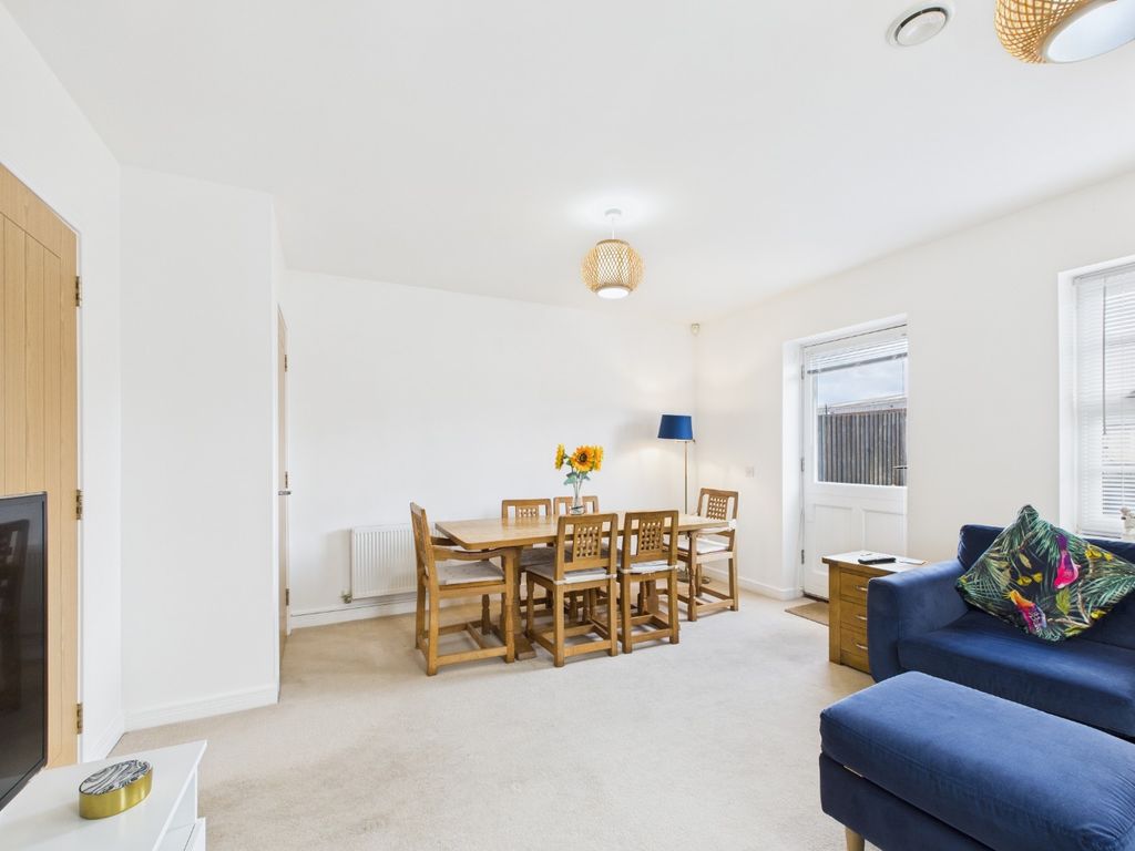 Property photo 3 of 20 4608358