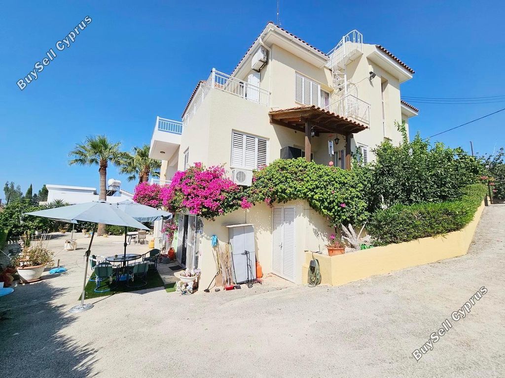 Property photo 2 of 35