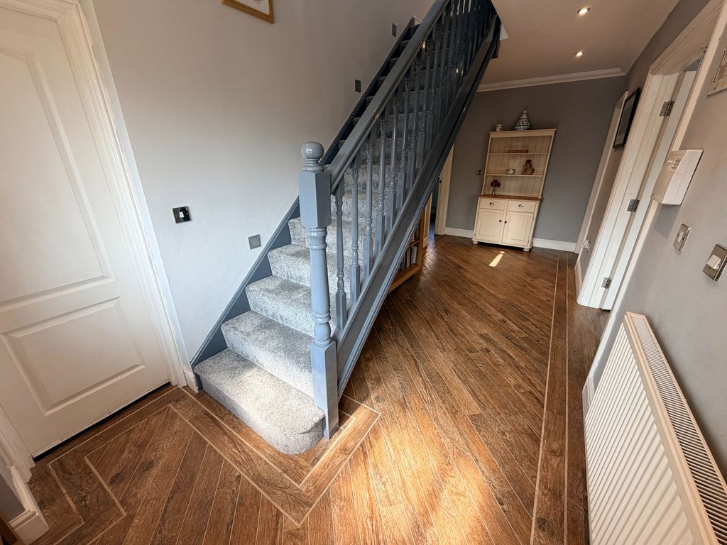 Property photo 2 of 51