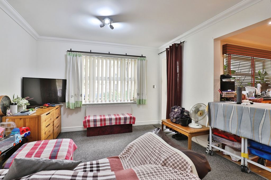 Property photo 3 of 15 Photo