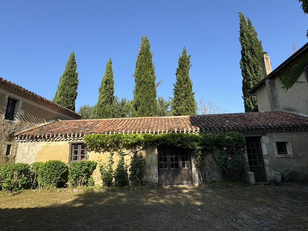 Property photo 3 of 47