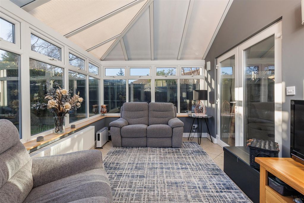 Property photo 1 of 29 Conservatory 1