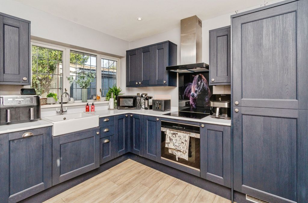 Property photo 2 of 17 Photography