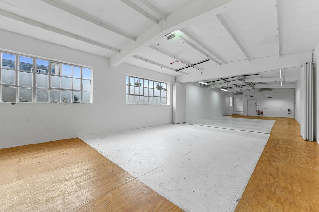 Property photo 2 of 10 Ol-Bc-Springplace-5.Jpg