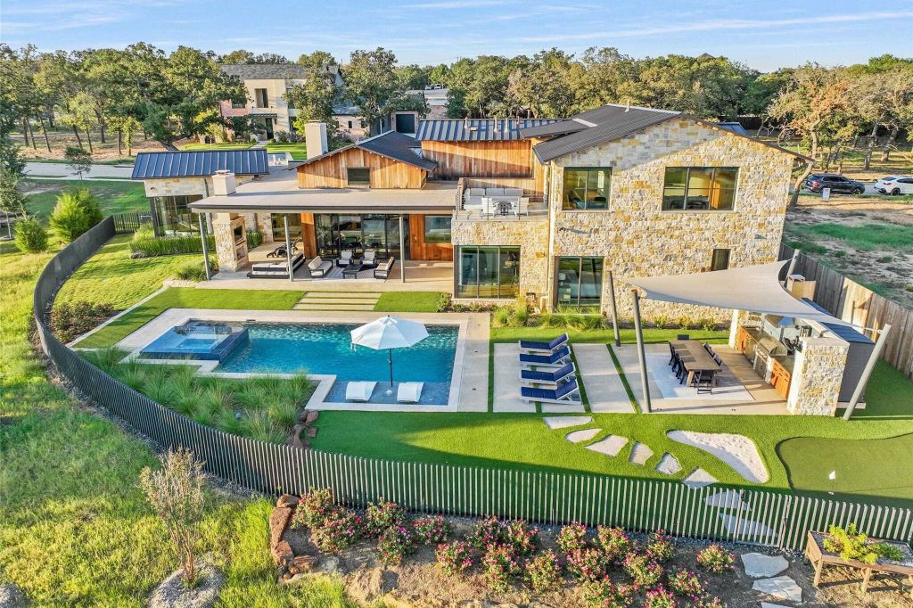 Property photo 1 of 31