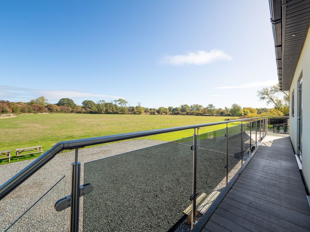 Property photo 3 of 25