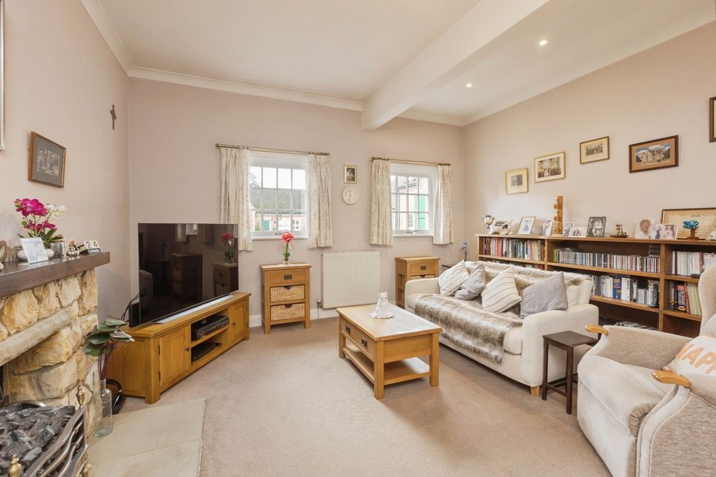 Property photo 3 of 19 Pbox-Img.Jpg