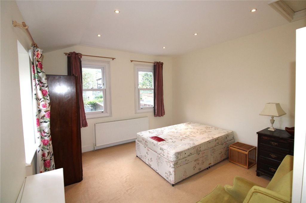 Property photo 3 of 8 Bedroom