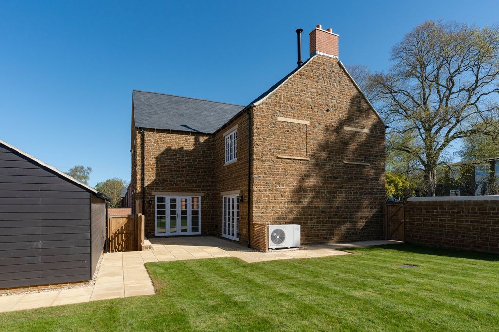 Property photo 2 of 24