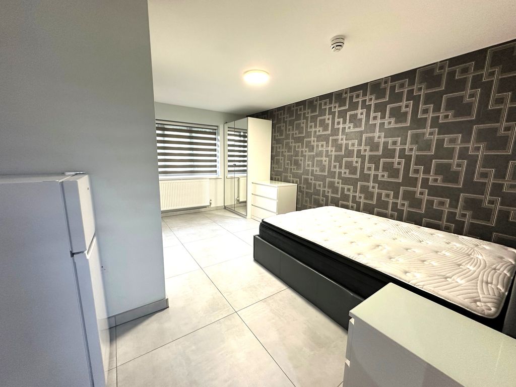 Property photo 2 of 6 3