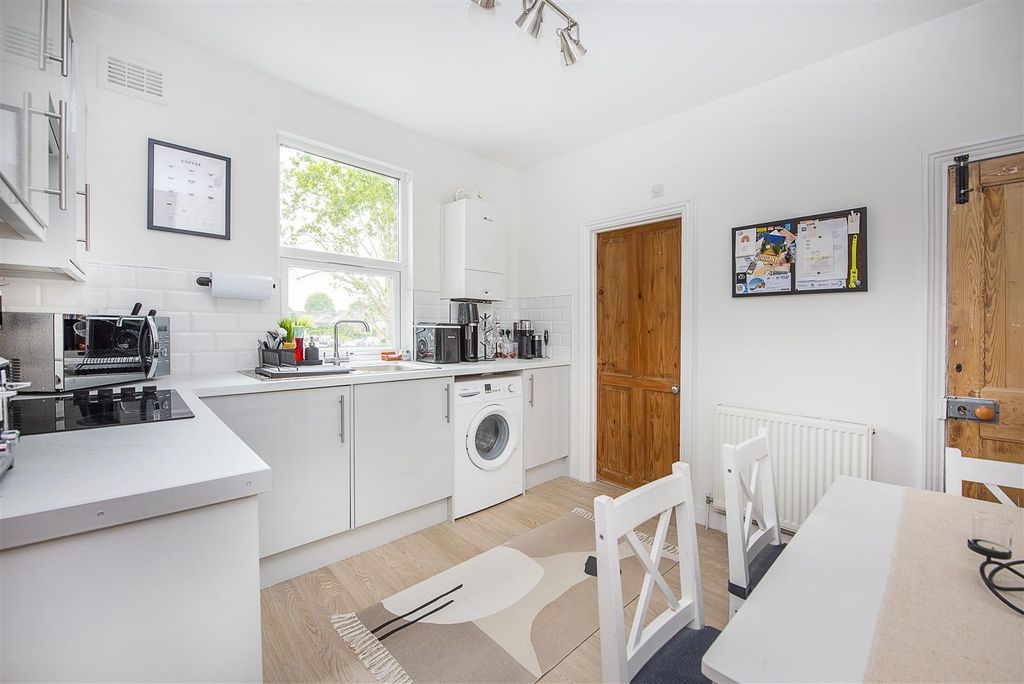 Property photo 2 of 14 Kitchen