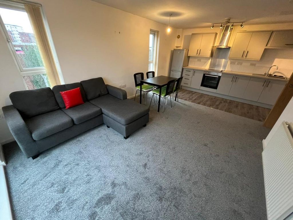 Property photo 2 of 12 Lounge