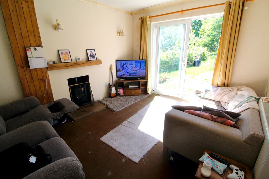 Property photo 3 of 11 Dining Room