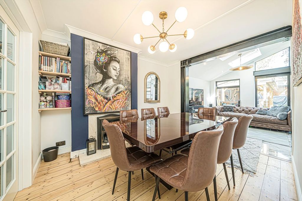 Property photo 3 of 8