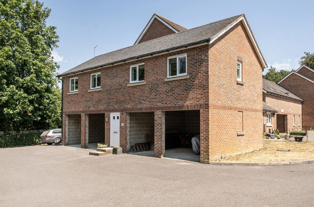 Property photo 1 of 11 1493516-2-6A58E3E...