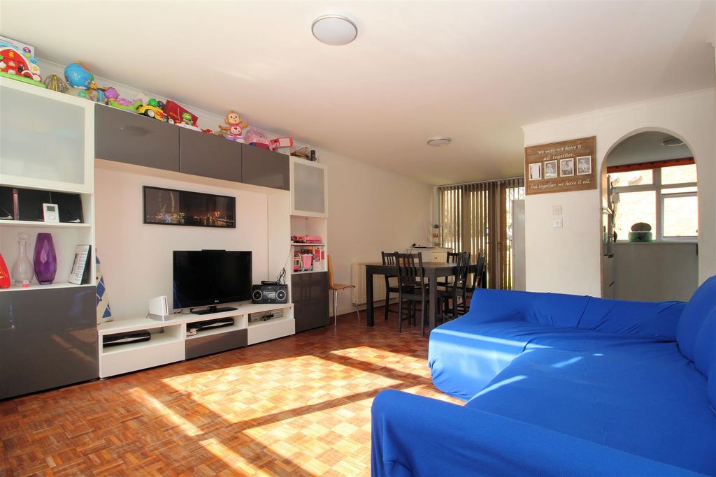 Property photo 2 of 10 Living Room