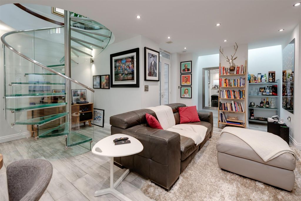 Property photo 2 of 17 52751_Hi_Res_ (11).Jpg