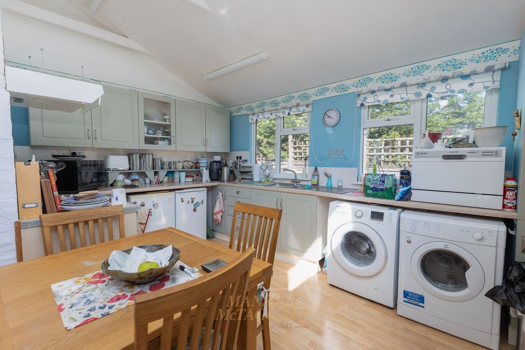 Additional image 9 of 7 bed detached house for saleHackenden Lane, East Grinstead RH19