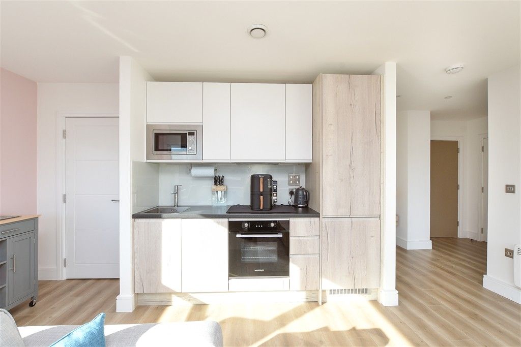 Property photo 2 of 7 Kitchen