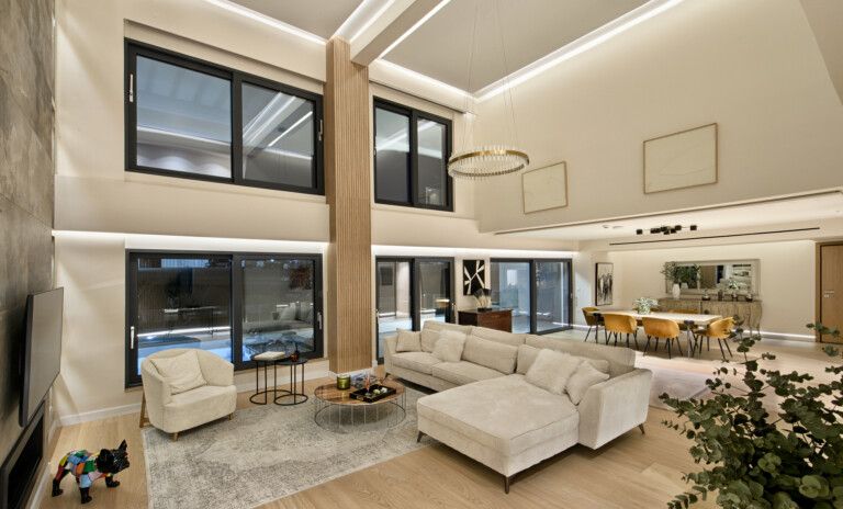 Property photo 2 of 23