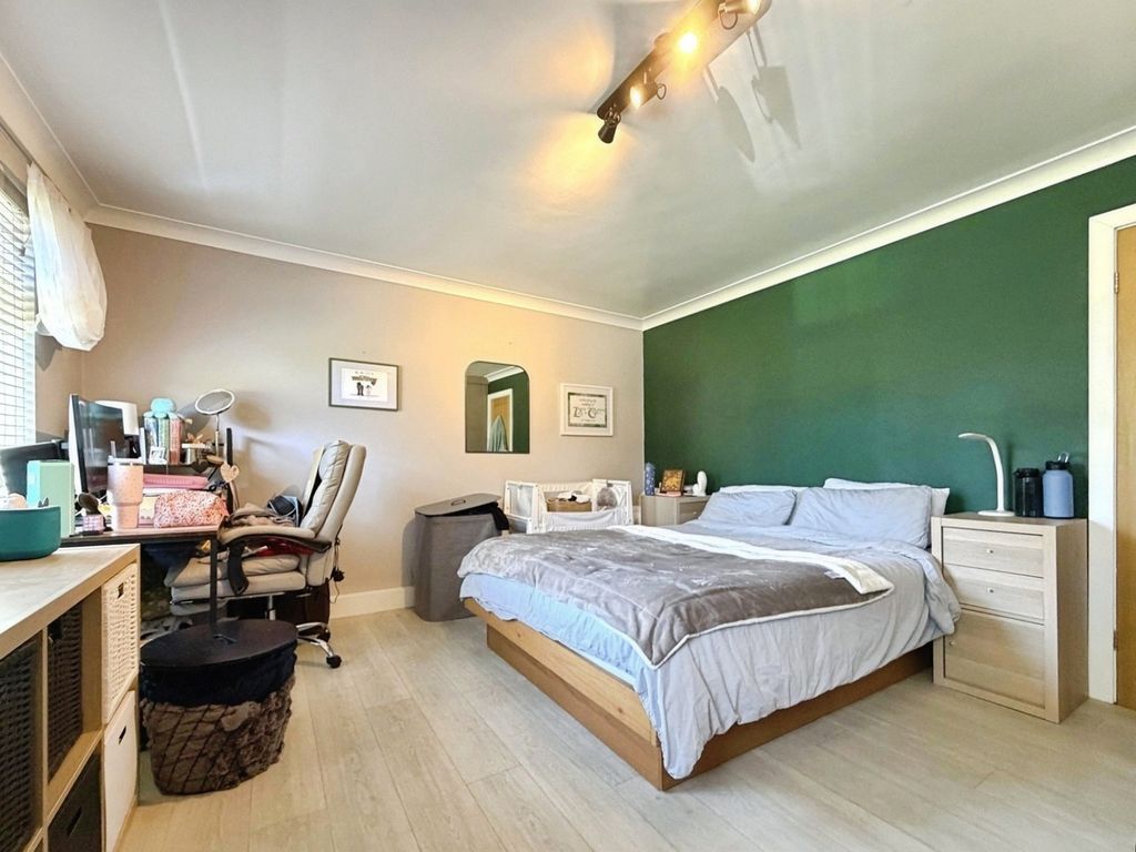 Property photo 3 of 11 Pbox-Img.Jpg