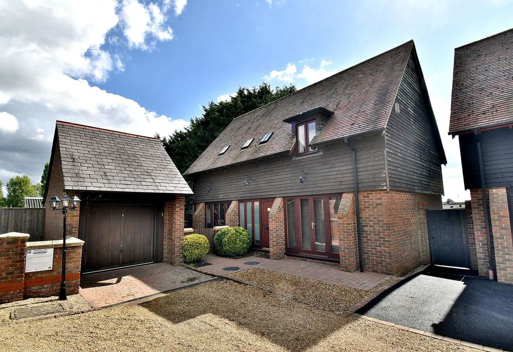 Property photo 3 of 26