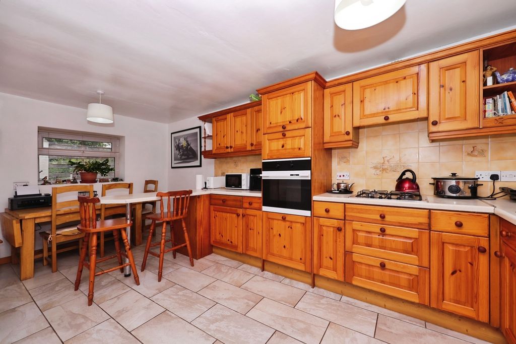 Property photo 3 of 10 Kitchen/Dining Room