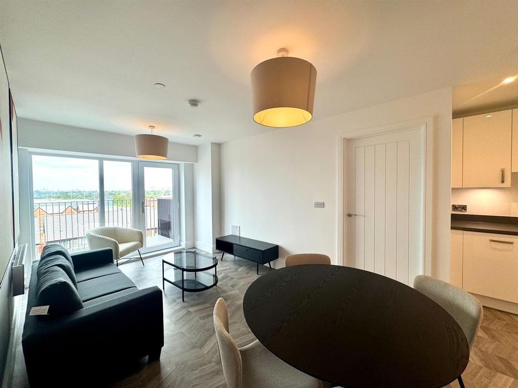 Property photo 2 of 11 Lounge Pic 4.Jpeg