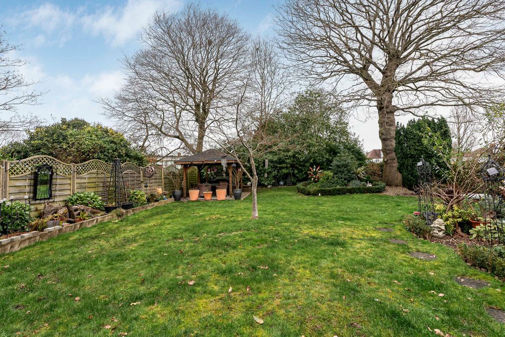 Property photo 2 of 23 Photograph 9