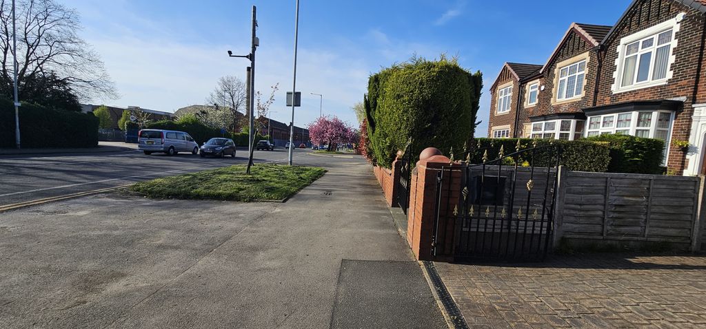 Property photo 3 of 23 Gallery