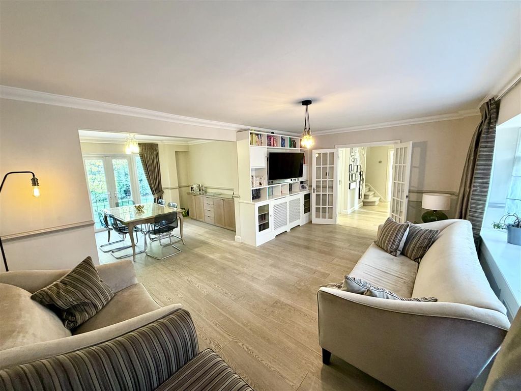 Property photo 2 of 22