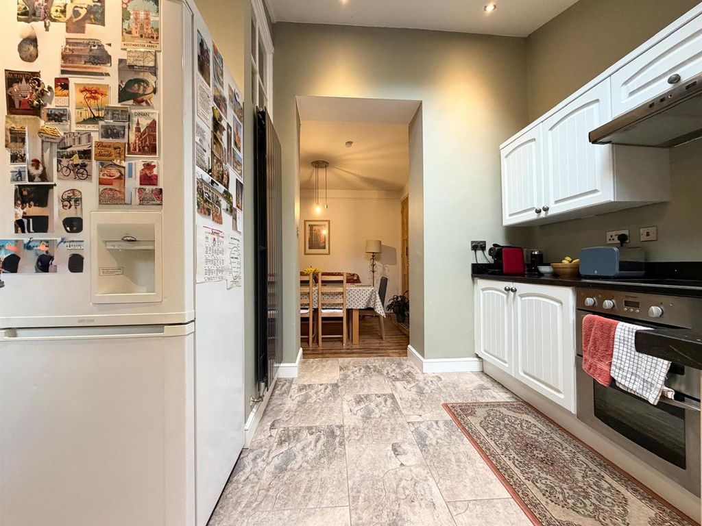 Property photo 2 of 20 Kitchen