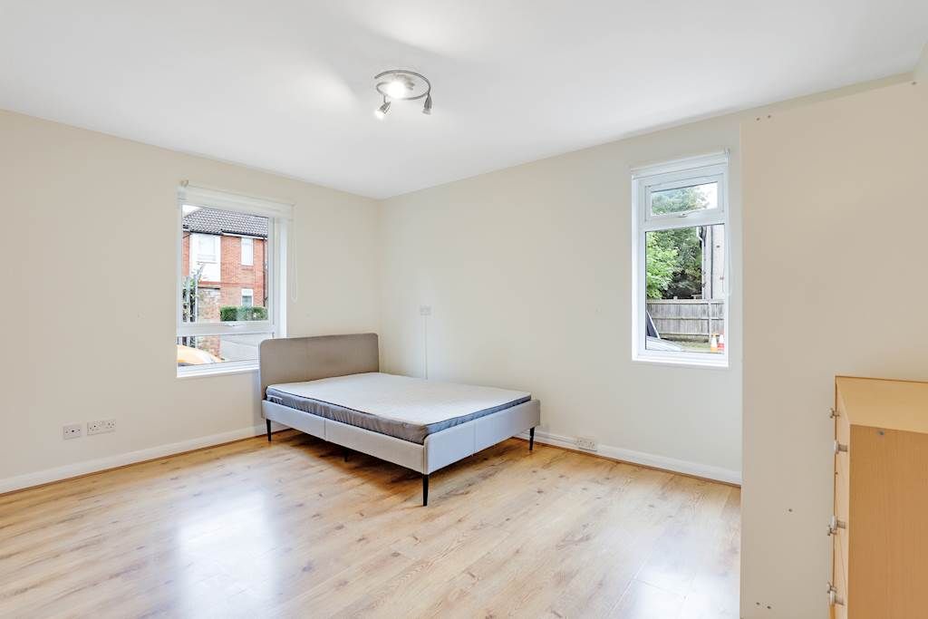 Property photo 2 of 7 03-Ad50Jhhgll - 27 Noble Court - 1-Small