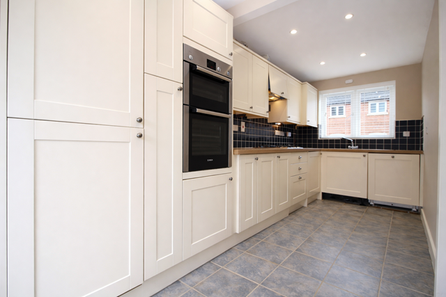 Property photo 3 of 16 Kitchen