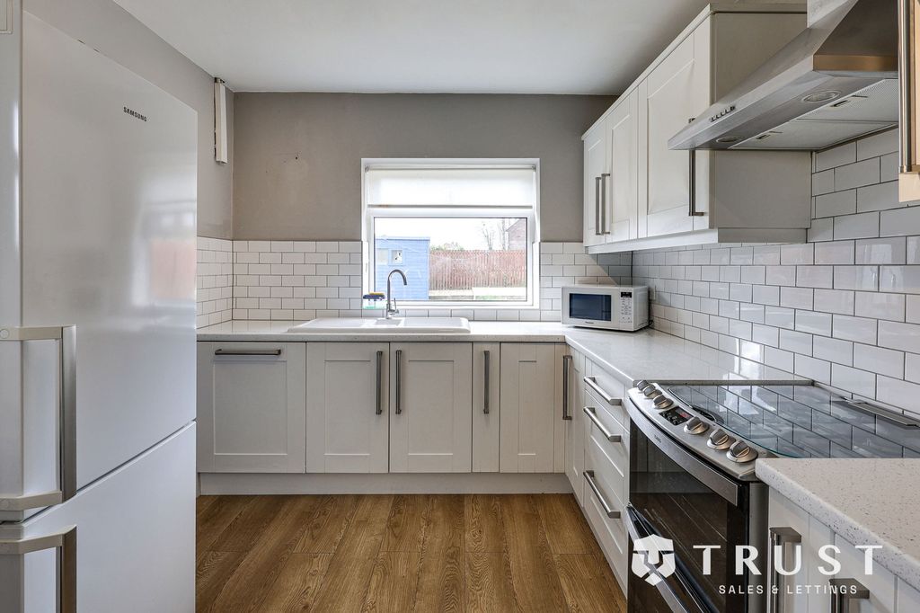 Additional image 4 of 2 bed semi-detached house for saleBevor Crescent, Heckmondwike WF16