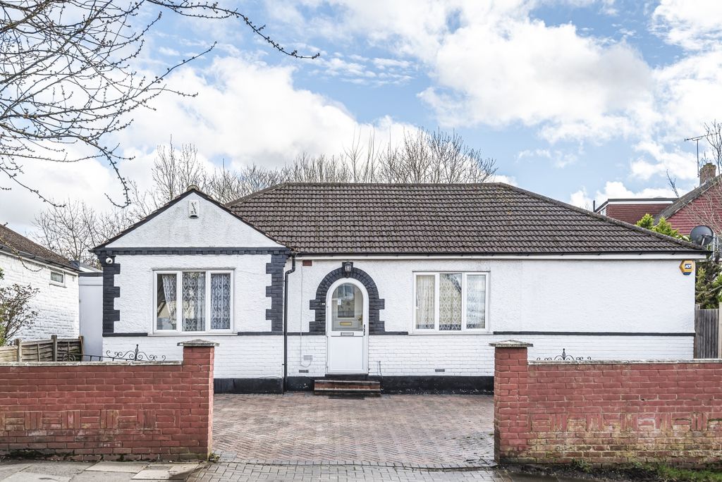 Property photo 1 of 13 External