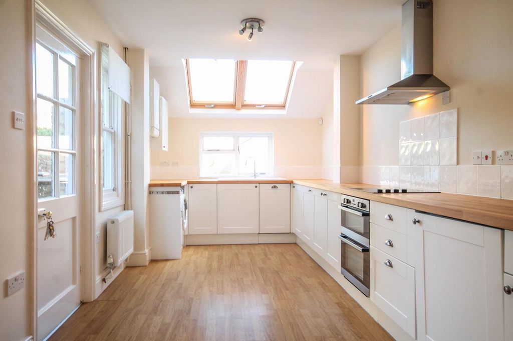 Property photo 3 of 10 Pic-11.Jpg