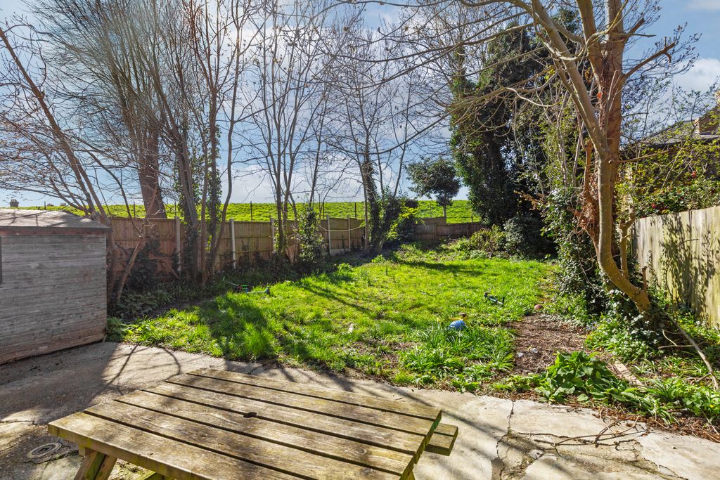 Property photo 2 of 13 16 Palace Road, Streatham, London, Sw2 3Ng