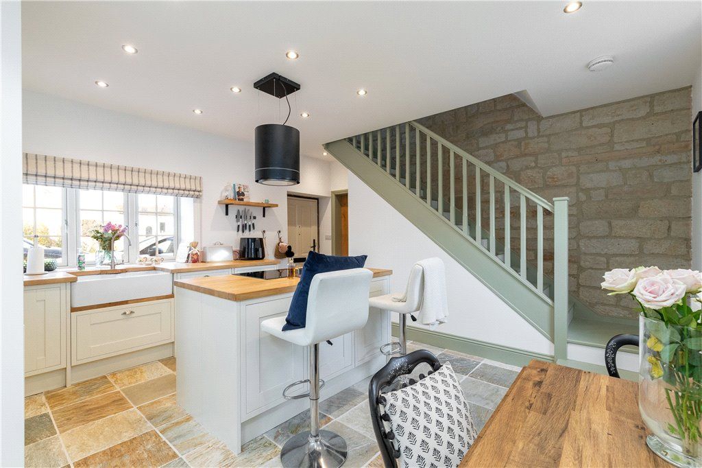 Property photo 3 of 15 Dining Kitchen