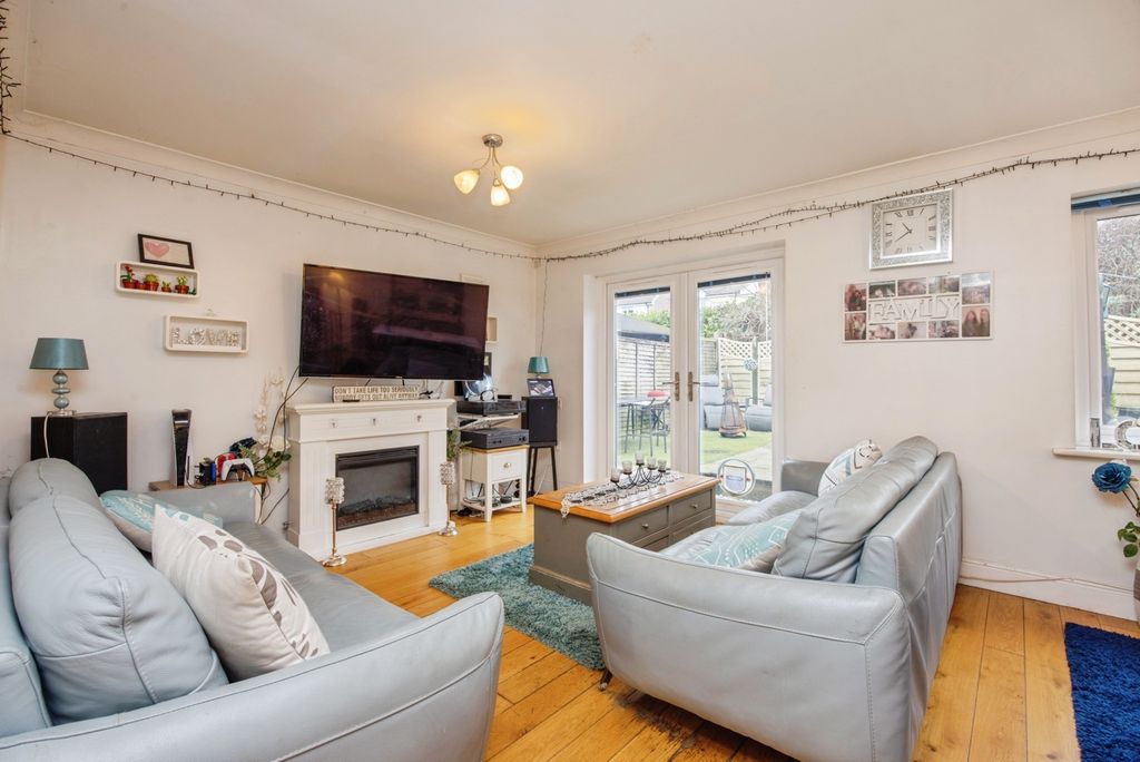 Property photo 3 of 16 Pbox-Img.Jpg