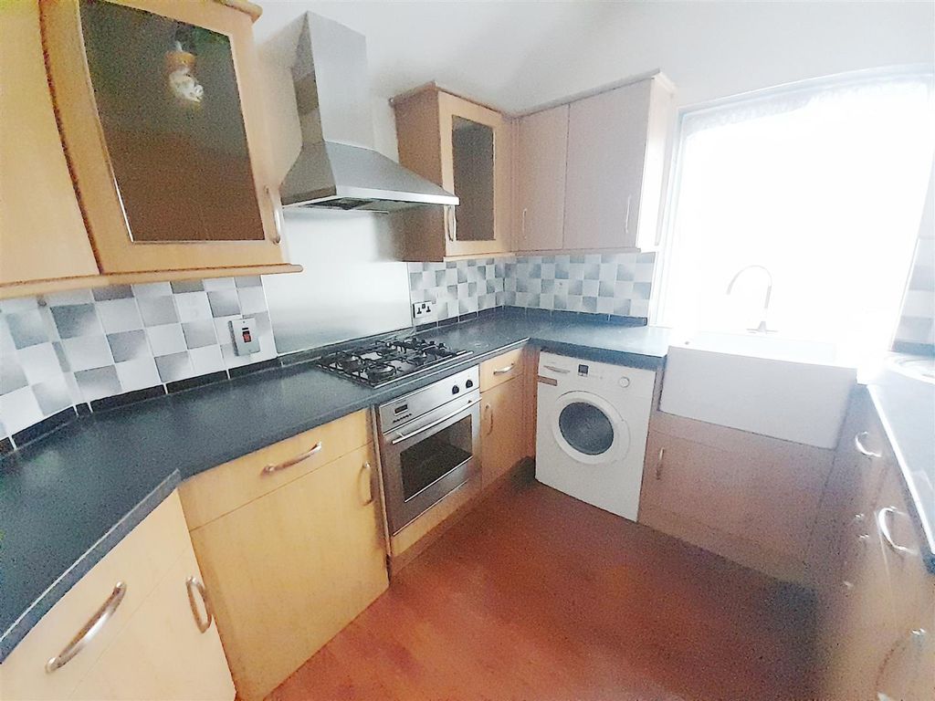 Property photo 3 of 11 1