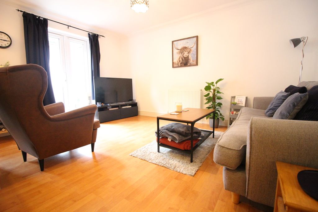 Property photo 2 of 8 Picture 2