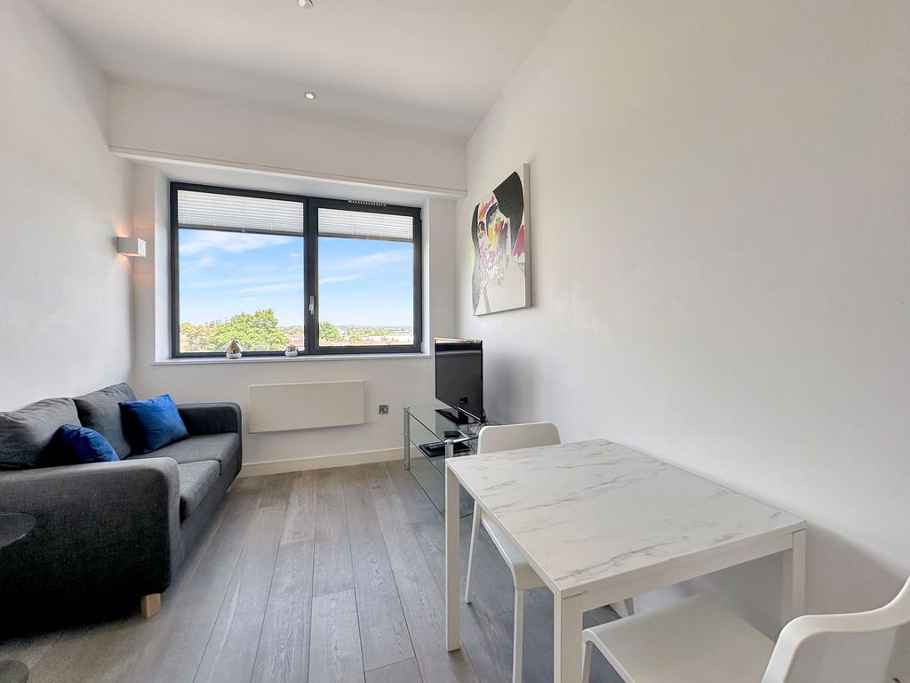 Property photo 1 of 7 Photo 3