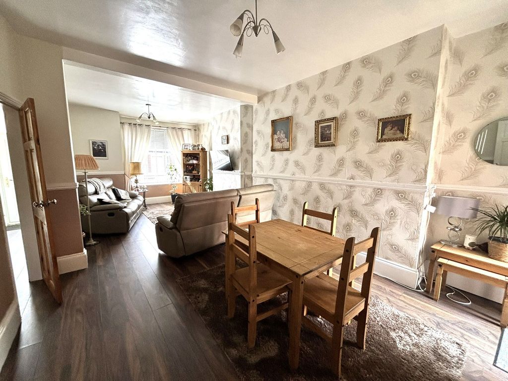 Property photo 2 of 16 Open Plan