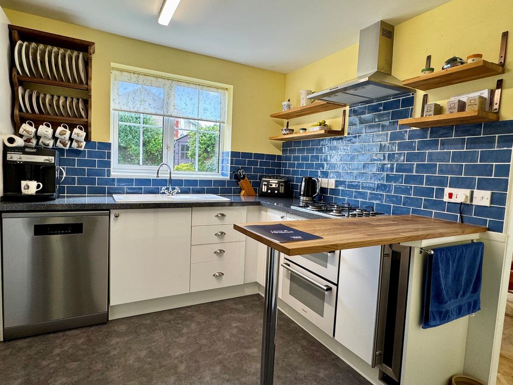 Property photo 3 of 13 11