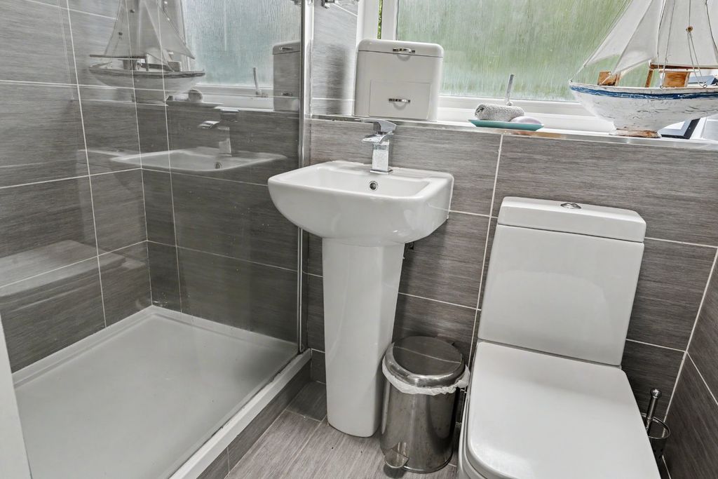 Additional image 20 of 3 bed flat for saleRiccartsbar Avenue, Paisley, Renfrewshire PA2